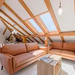 Angela Apartman *