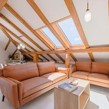 Angela 公寓 *