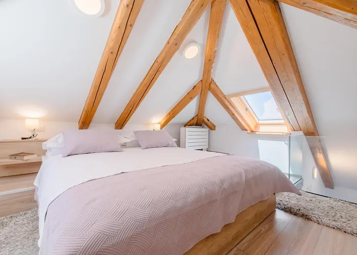 Angela Apartment Split