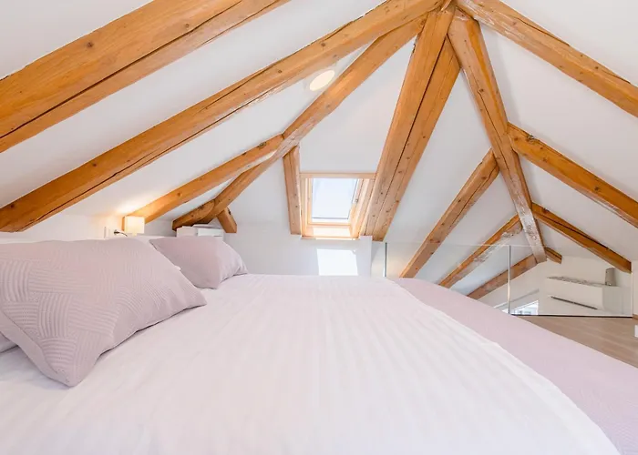 Angela Apartment Split